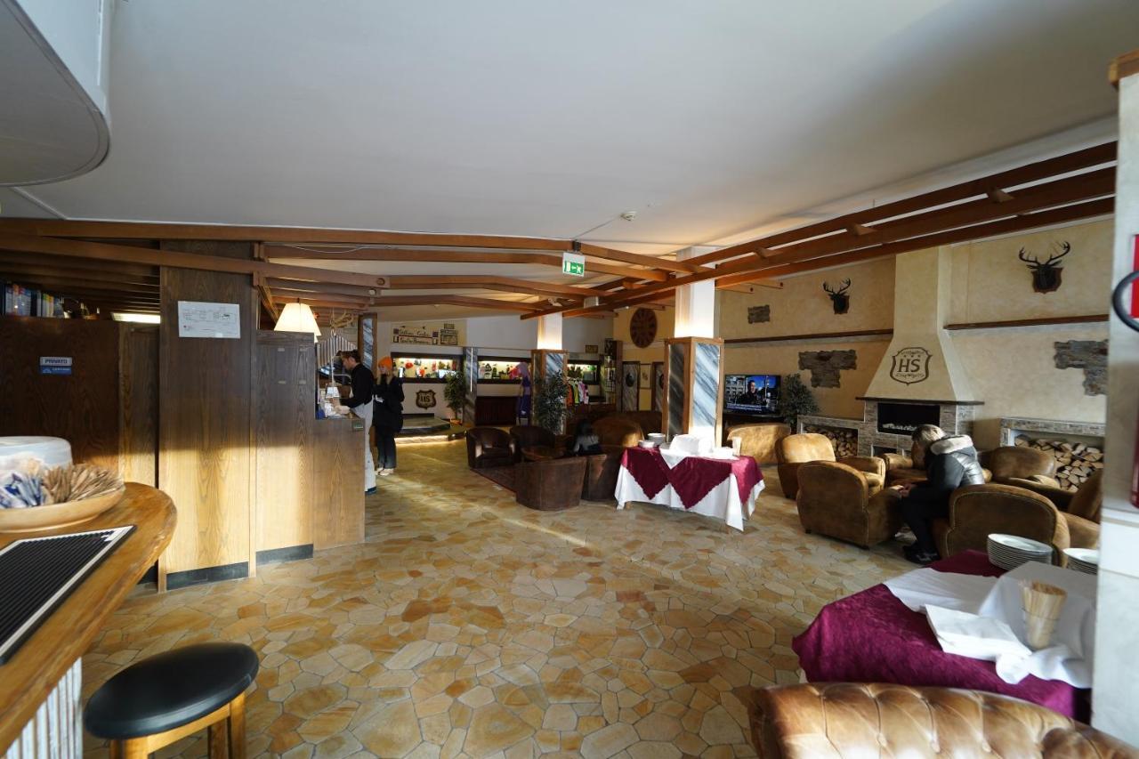 Hotel Lo Stambecco 브루일서비니아 외부 사진