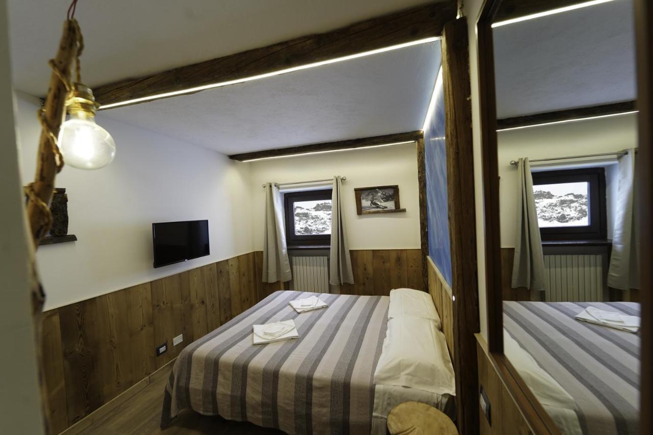 Hotel Lo Stambecco 브루일서비니아 외부 사진