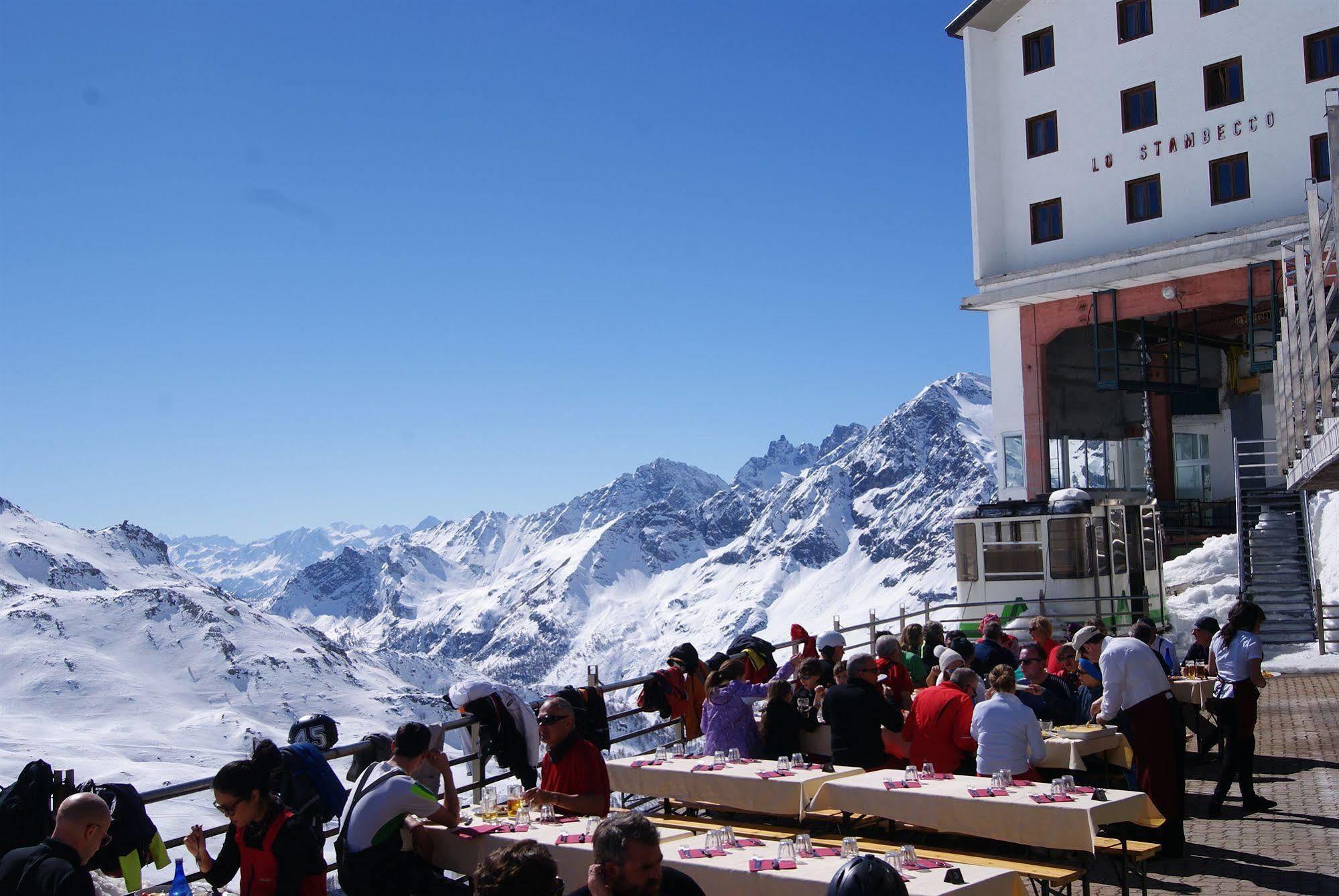 Hotel Lo Stambecco 브루일서비니아 외부 사진
